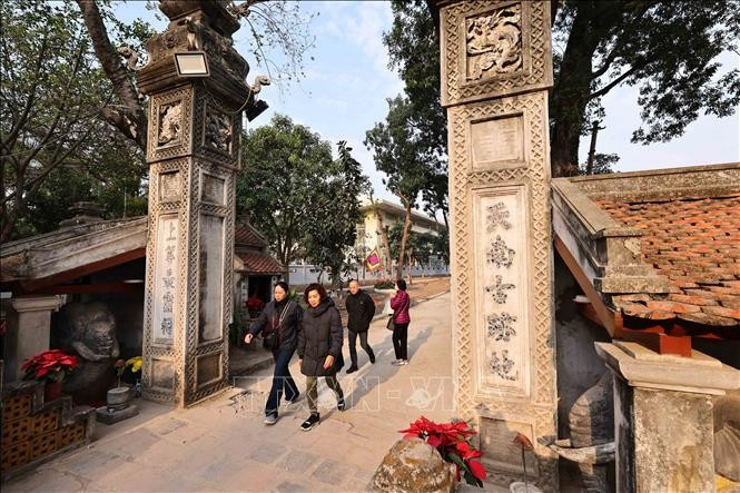 El templo Voi Phuc, ubicado en el barrio Ngoc Khanh, distrito Ba Dinh, debe su nombre a las dos estatuas de elefantes arrodillados que guardan la entrada. (Foto: VNA)