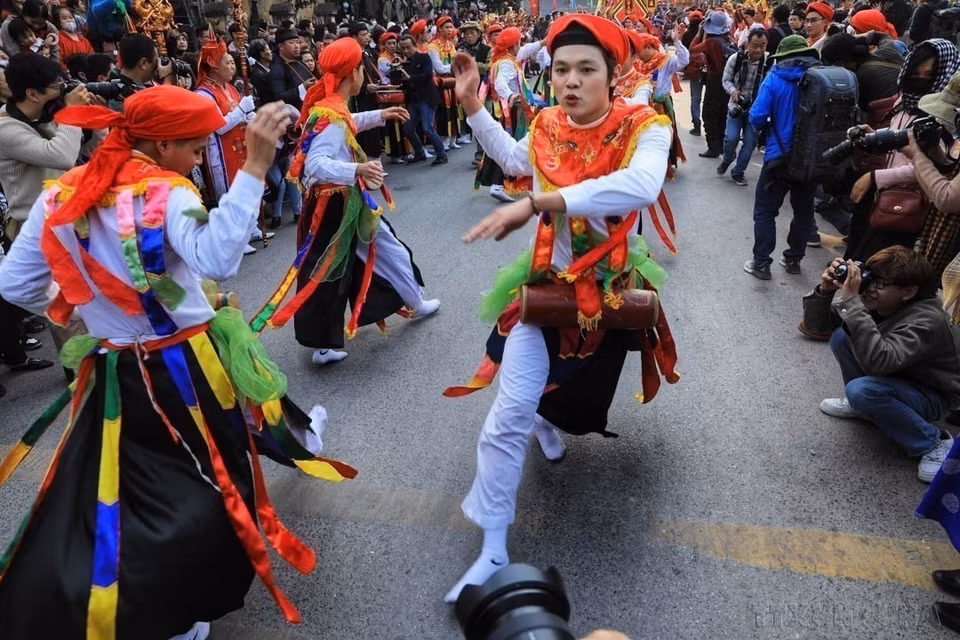 El festival de la aldea de Trieu Khuc (distrito de Thanh Tri, Hanoi), uno de los festivales tradicionales de la capital, fue reconocido como Patrimonio Cultural Inmaterial Nacional en 2020. Foto: VNA