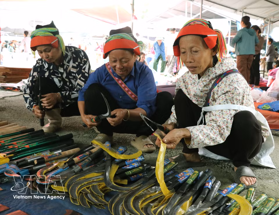 El mercado de Phuong Do, en Ha Giang 1, provincia norteña de Tuyen Quang, rebosa de vida y encanto rural. Foto: VNA