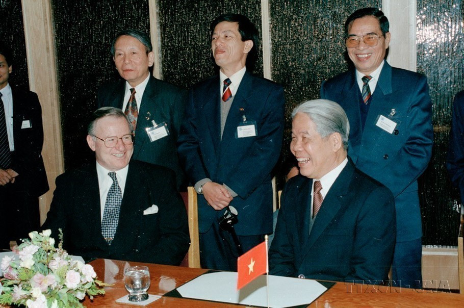 El primer ministro Jim Bolger recibió al secretario general del Partido Comunista de Vietnam, Do Muoi, en una visita oficial a Nueva Zelanda, el 27 de julio de 1995. Foto: VNA