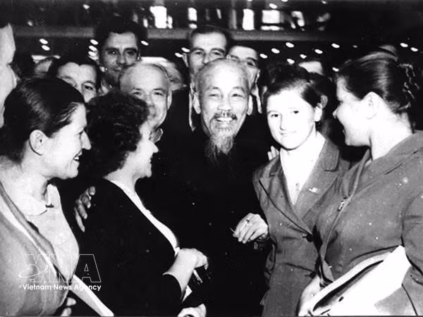 El Presidente Ho Chi Minh y los delegados soviéticos e internacionales participaron en el XXII Congreso del Partido Comunista de la Unión Soviética en Moscú en octubre de 1961. Foto: Archivos de VNA