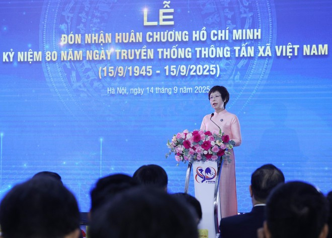 La directora general de VNA, Vu Viet Trang, habla en la ceremonia. (Foto: VNA vna-general-director-vu-viet-trang.jpg