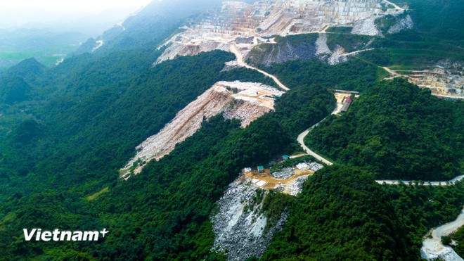 Desarrollan la ciencia y la tecnología para evitar el desperdicio de recursos minerales. (Foto: Hoai Nam/Vietnam+) khoang-san.jpg