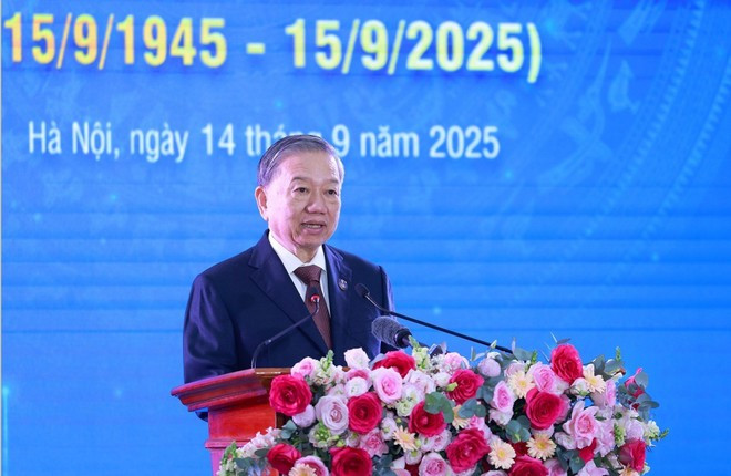 El secretario general To Lam pronuncia un discurso en la celebración de la fundación de la VNA. (Foto: VNA) vna-potal-tong-bi-thu-to-lam-du-le-ky-niem-80-nam-ngay-truyen-thong-thong-tan-xa-viet-nam-8274101.jpg