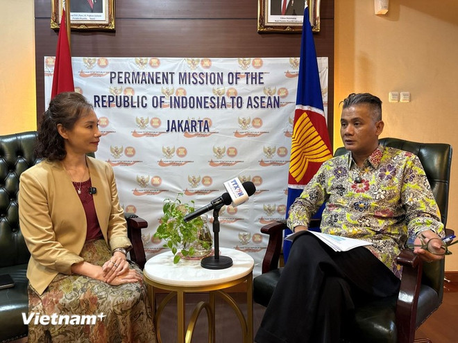 El embajador de la misión de Indonesia ante la Asociación, Derry Aman, en la entrevista con la VNA. (Foto: VNA) ong-aman-asean-2807-2.jpg