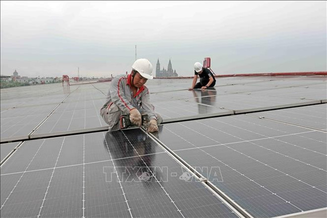 Panales solares en la planta Maxport9, en la provincia de Nam Dinh. (Foto: VNA) 1000000452.jpg