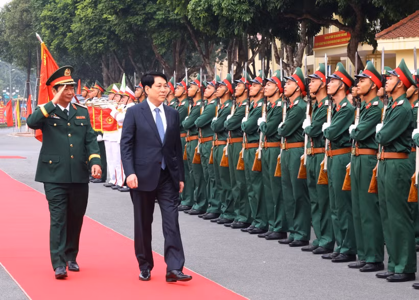 El presidente de Vietnam, Luong Cuong, visita el 12 Cuerpo de Ejército en la provincia norteña de Ninh Binh (Fuente: VNA)