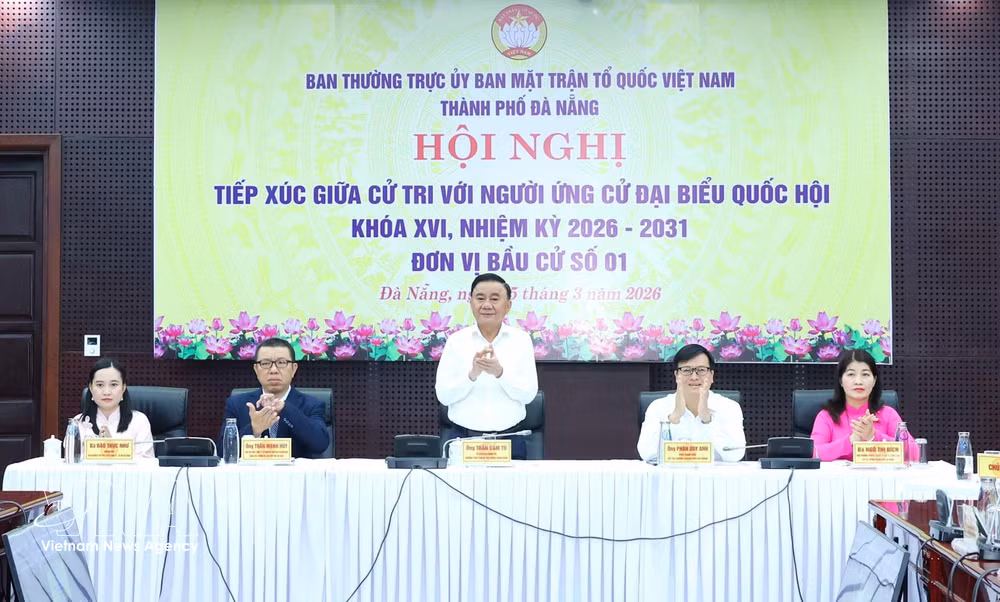 vnanet-thuong-truc-ban-bi-thu-tran-cam-tu-tiep-xuc-truc-tuyen-giua-cu-tri-voi-nguoi-ung-cu-dai-bieu-quoc-hoi-khoa-xvi-thanh-pho-da-nang-8621936.jpg