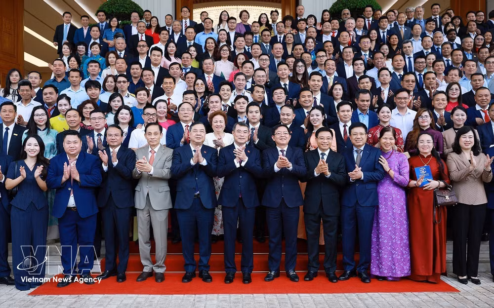 vnanet-potal-thu-tuong-chu-tri-hoi-nghi-thuong-truc-chinh-phu-voi-cong-dong-doanh-nghiep-8896051.jpg