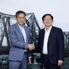 El viceprimer ministro de Vietnam, Ho Quoc Dung, y Roland Staub, presidente de la empresa FS Finance Suisse AG de Suiza (Fuente: VGP)