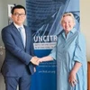 El embajador Vu Le Thai Hoang y Anna Joubin-Bret, secretaria de la Comisión de las Naciones Unidas para el Derecho Mercantil Internacional (Fuente: VNA)