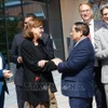 El primer ministro Pham Minh Chinh (segundo desde la derecha) visita el Instituto Karolinska. (Foto: VNA)