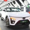 Los modelos de vehículos eléctricos se fabrican en la planta de VinFast en India. Foto: VNA