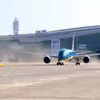 Un Boeing 787 de Vietnam Airlines, la aerolínea nacional de Vietnam, aterrizó en el Aeropuerto Internacional de Long Thanh en su primer vuelo. Foto: VNA