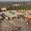 Actividades de importación y exportación en el puesto fronterizo internacional de Lao Bao, provincia de Quang Tri. Foto: VNA