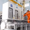 Trabajadores de la compañía eléctrica en Ciudad Ho Chi Minh inspeccionan el funcionamiento de la nueva y moderna subestación Cho Lon de 110 kV, cuya finalización está prevista entre 2020 y 2025. Foto: VNA
