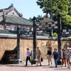 Turistas visitan la zona de la Ciudadela Imperial de Hue. (Foto: VNA)