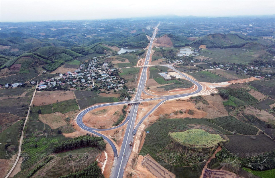 Inauguran la autopista Tuyen Quang - Phu Tho que conecta con la autopista Noi Bai - Lao Cai. (Fuente: VNA)