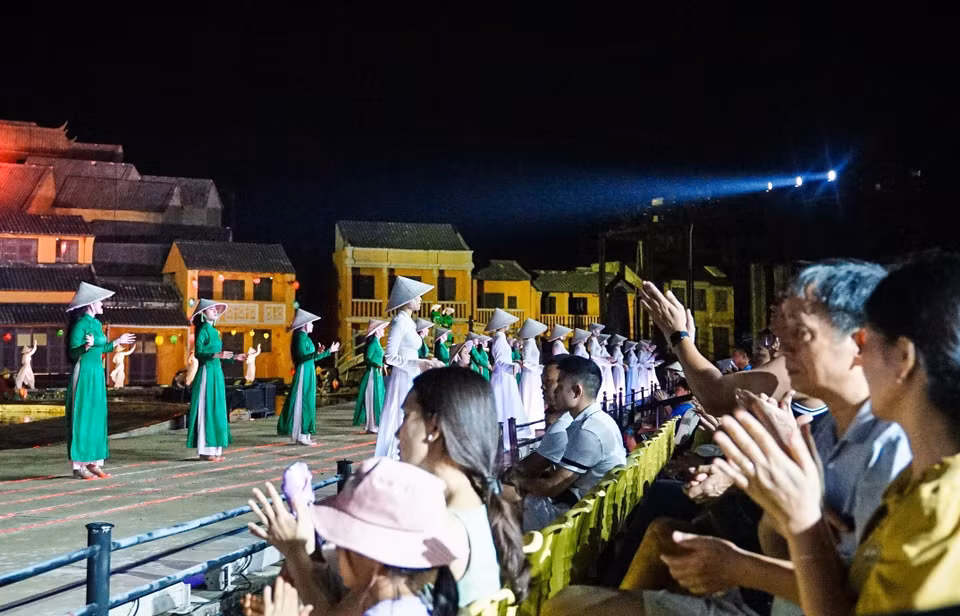 “Recuerdos de Hoi An” deja muchas impresiones en los turistas que llegan a Hoi An. (Fuente: VNA)