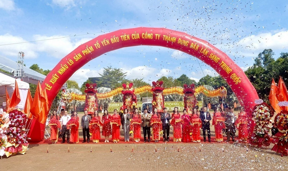 Ceremonia de exportación del primer lote de nidos de golondrina de la empresa Thanh Dung- Dak Lak a China en los primeros días de 2024. (Fuente: VNA)