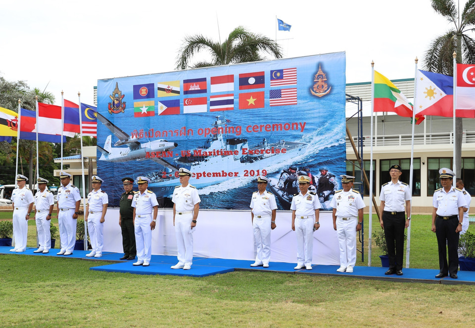 Inauguración del primer ejercicio marítimo conjunto entre las marinas de Estados Unidos y de la ASEAN (AUMX), en la base naval de Sattahip, en Tailandia en 2019. (Fuente: VNA)