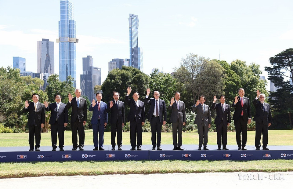El primer ministro australiano, Anthony Albanese, los jefes de delegaciones y secretario general de la ASEAN asistieron a la reunión especial para celebrar los 50 años de relaciones ASEAN-Australia, en Melbourne, el 6 de marzo de 2024. (Fuente: VNA)
