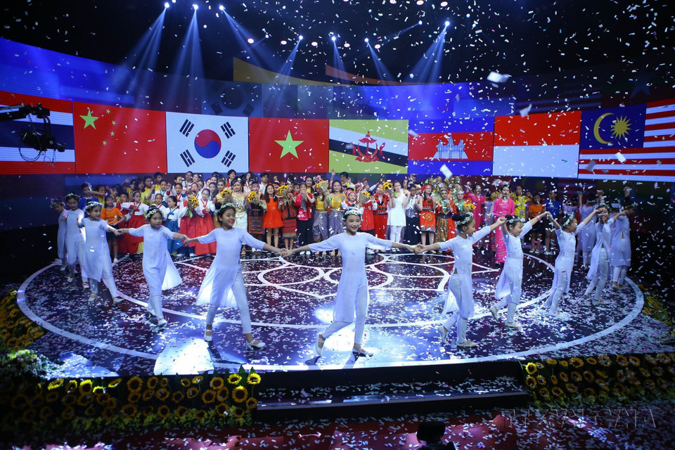 Festival Infantil ASEAN+ 2017 con el tema "Viaje de descubrimiento", en Hanoi, el 1 de junio de 2017. (Fuente: VNA)