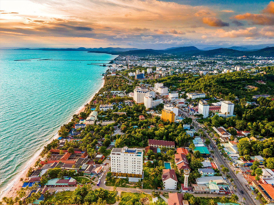 Un rincón de la ciudad isleña de Phu Quoc vista desde arriba. (Fuente: VNA)