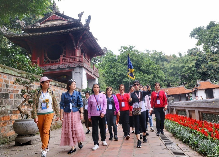 Hanoi recibió a los primeros turistas chinos tras la pandemia de la COVID-19 en marzo de 2023. (Foto: VNA)
