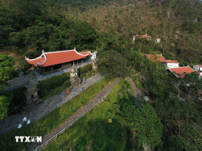 Ngoa Van es un lugar donde se guardan muchos vestigios históricos sagrados, relacionados con los últimos días de la vida religiosa del rey-monje Tran Nhan Tong. (Foto: VNA)