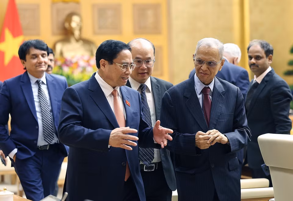 El primer ministro de Vietnam, Pham Minh Chinh, recibió en 2023 en Hanoi a Narayana Murthy, cofundador de Infosys, un grupo de tecnología de la información líder en la India. (Fuente: VNA)