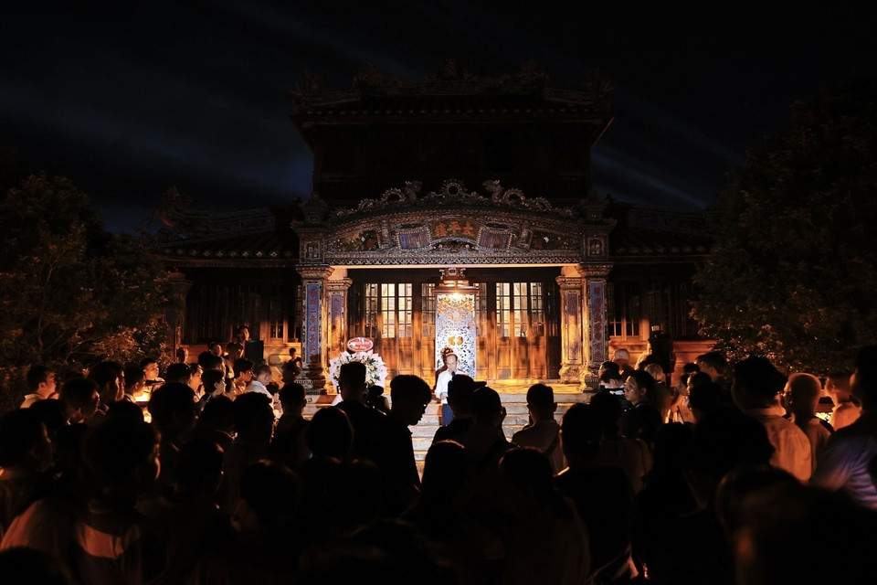 El Festival de la luz se celebra en Thai Binh Lau y el jardín Thieu Phuong, dentro de Dai Noi Hue. (Fuente: VNA)