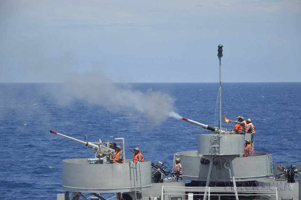 Entrenamiento militar en el mar del Comando de la Región Naval 2. (Foto: VNA)