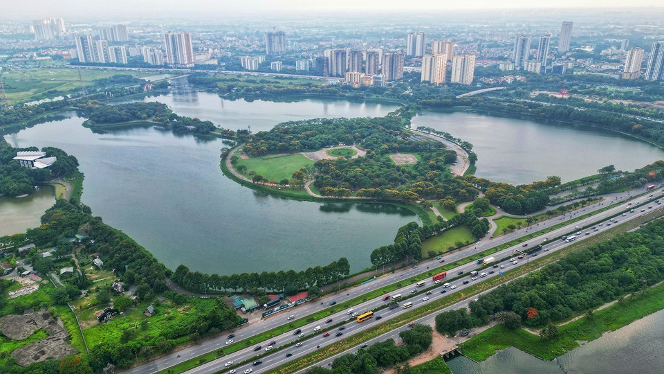 El parque Yen So incluye cinco lagos grandes y pequeños, que abarcan una superficie total de 132,8 hectáreas. (Foto: VNA)