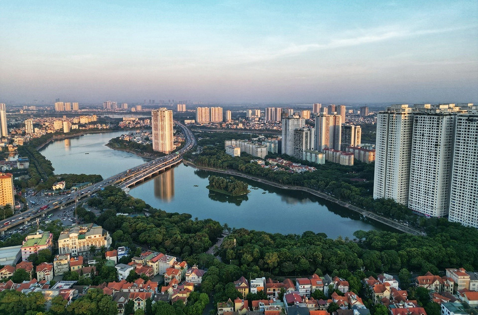 Con una superficie lacustre de 74 hectáreas, el lago Linh Dam crea un paisaje muy poético y encantador. (Foto: VNA)