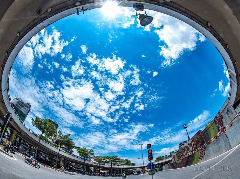 El otoño brinda una belleza única a la capital vietnamita que ningún otro lugar puede tener. (Foto: VNA)