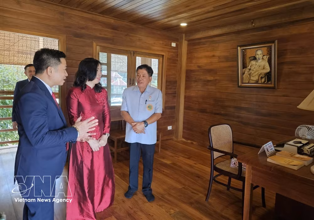 vnanet-vnanetthu-truong-ngoai-giao-le-thi-thu-hang-tham-khu-di-tich-chu-tich-ho-chi-minh-tinh-udon-thani-dong-bac-thai-lan-phat.jpg