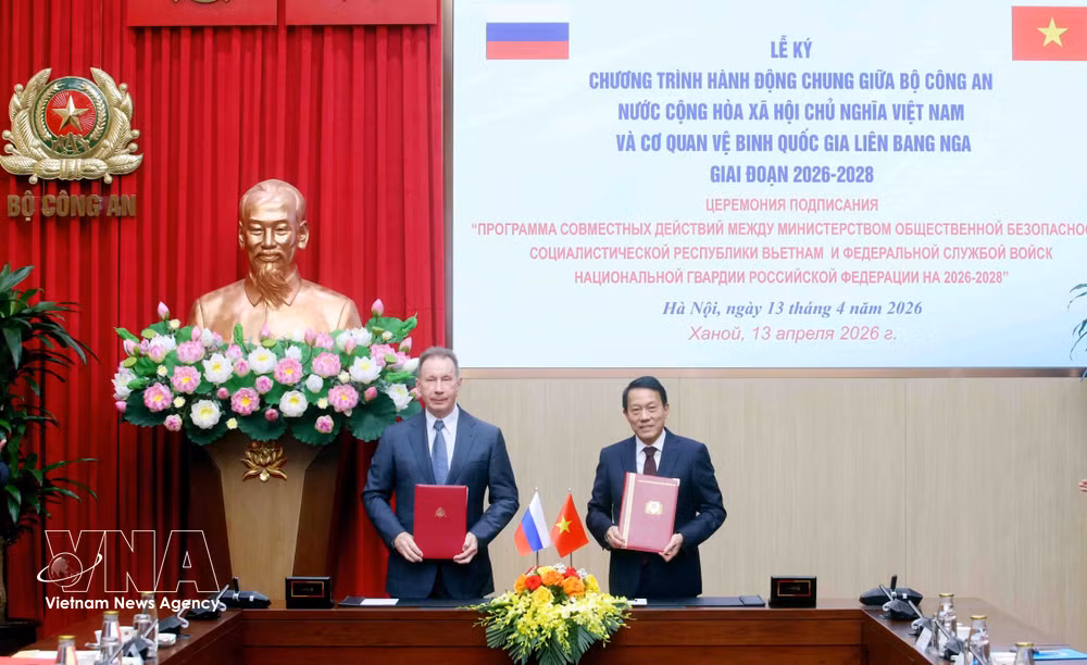 vnanet-potal-bo-truong-cong-an-hoi-dam-voi-giam-doc-co-quan-ve-binh-quoc-gia-lien-bang-nga-8697796.jpg