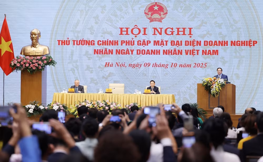 vna-potal-thu-tuong-gap-mat-dai-dien-doanh-nghiep-nhan-ngay-doanh-nhan-viet-nam-8327854.jpg