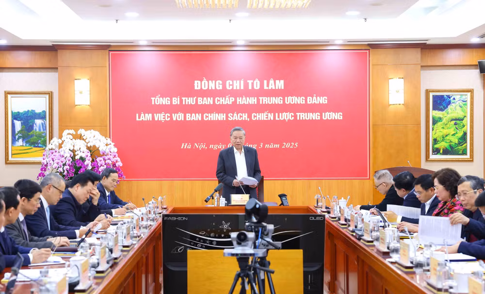 vna-potal-tong-bi-thu-to-lam-lam-viec-voi-ban-chinh-sach-chien-luoc-trung-uong-7900483.jpg
