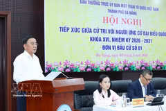 Tran Cam Tu, miembro permanente del Secretariado del Partido Comunista de Vietnam, habla en el evento. (Foto: VNA)