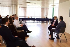 El embajador vietnamita Ly Trung Duc comparte sobre las relaciones entre Vietnam e Israel en la Universidad de Haifa. (Foto: VNA)