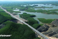 Más de 220 km del proyecto de la autopista Norte-Sur se abrieron al tráfico en ocasión del aniversario de la Revolución de Agosto, el 19 de agosto. (Foto: Vietnam+)