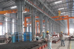 Se estima que, en los primeros seis meses de 2025, el índice de producción industrial aumenta un 9,2% en comparación con el mismo período del año anterior. (Foto: Vietnam+)