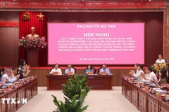 Conferencia para recabar comentarios sobre el borrador de los documentos del XVIII Congreso Nacional del Partido Comunista de Vietnam en el Comité partidista de Hanoi del período 2025-2030. (Foto: VNA)
