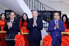 El secretario general del Partido Comunista y presidente de Vietnam, To Lam, asiste a la ceremonia de inauguración de la "Casa de Vietnam". Foto: VNA