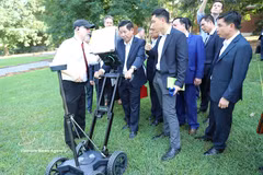 El viceministro de Defensa, Nguyen Van Gau, en la sesión de trabajo en la Universidad de Georgia. Foto: VNA