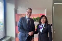La viceministra de Relaciones Exteriores de Vietnam, Le Thi Thu Hang, y el secretario de Estado de Asuntos Exteriores de Estonia, Martin Roger. (Fuente: Ministerio de Relaciones Exteriores)