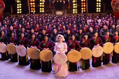 El video musical “Bac Bling” de Hoa Minzy es una prueba de que la música puede ayudar al turismo a “brillar” de una manera diferente. Foto: VNA