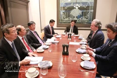 Encuentro de trabajo con Rosen Partners. Foto: VNA